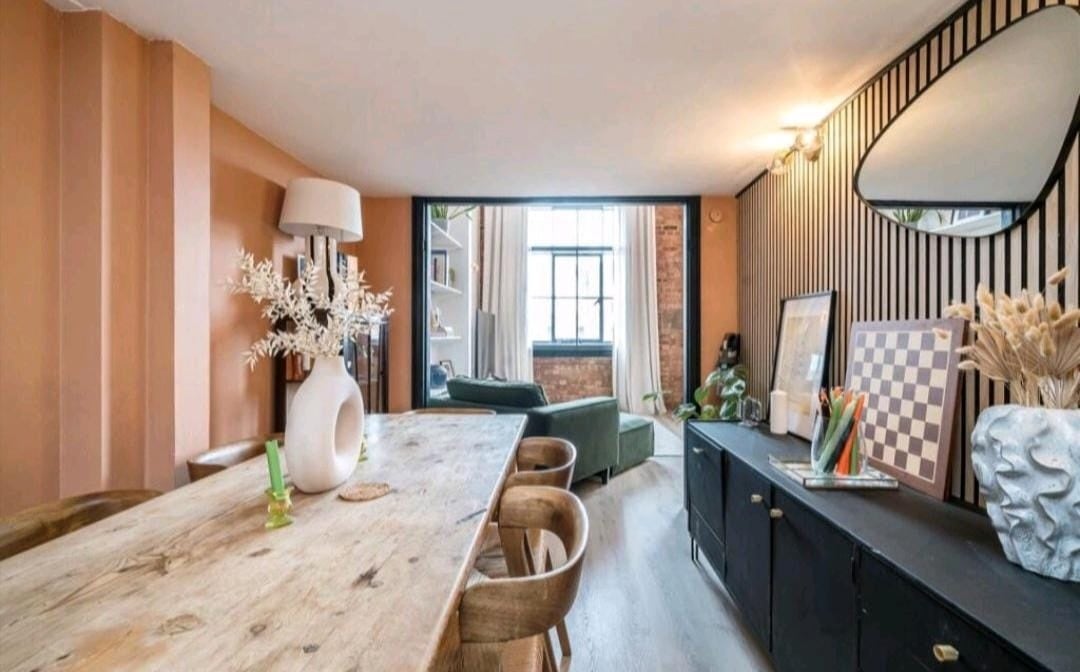 Flat Fairfield Road in Greater London
