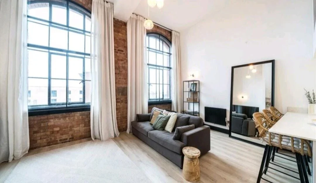 Flat Fairfield Road in Greater London