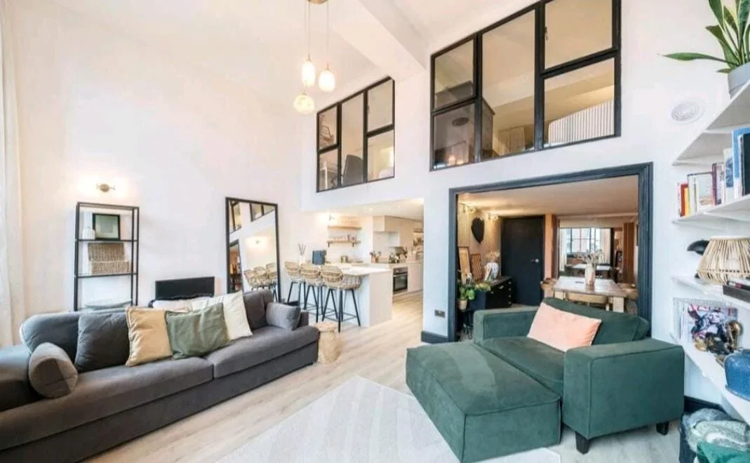 Flat Fairfield Road in Greater London