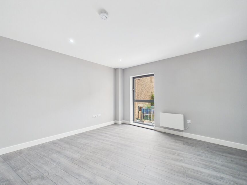 Flat King Edward's Road in Greater London