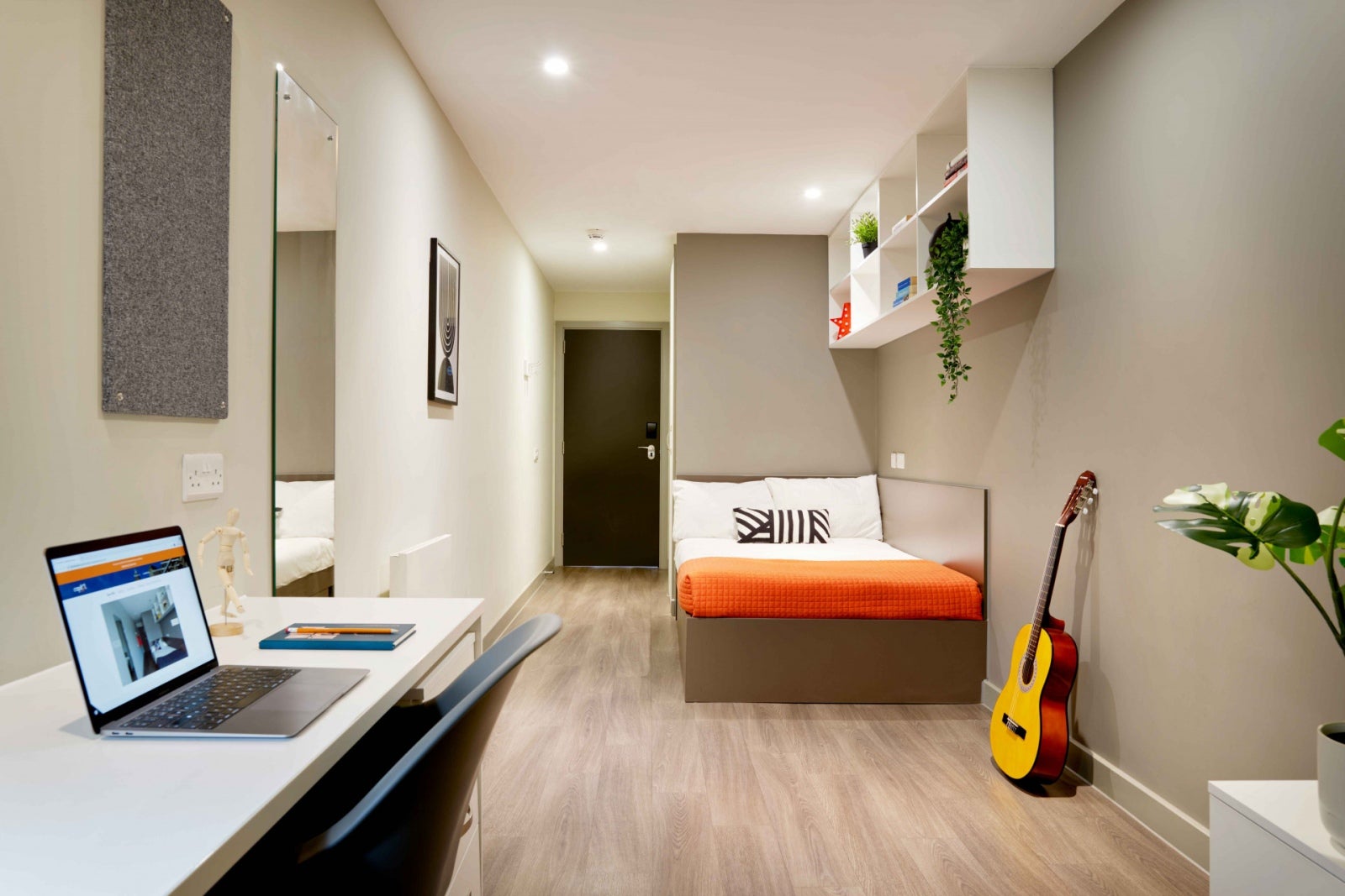 Room Wakefield Road in Kirklees