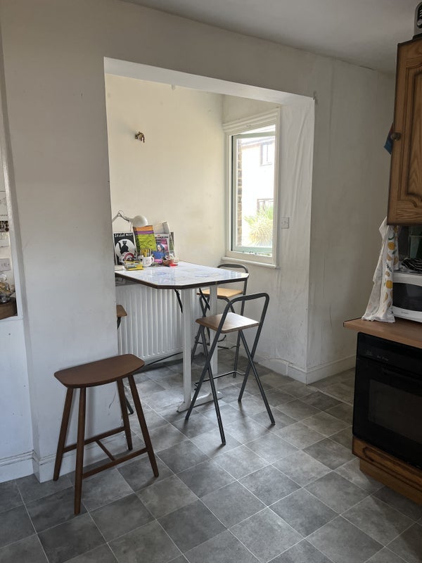 Room Royston Street in Greater London