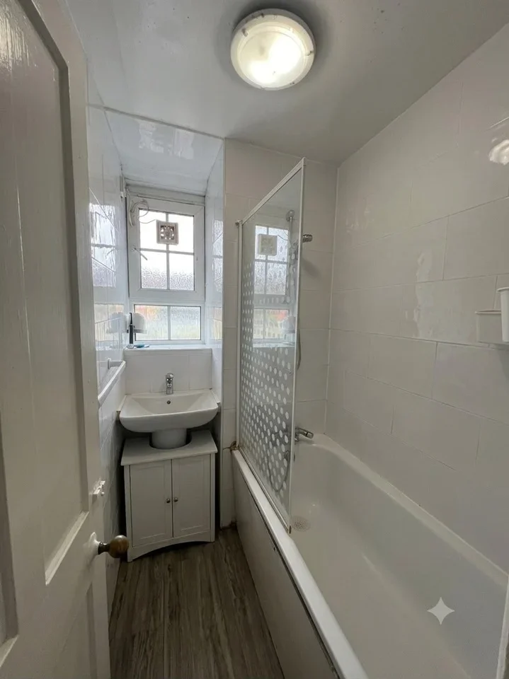 Room Union Road in Greater London