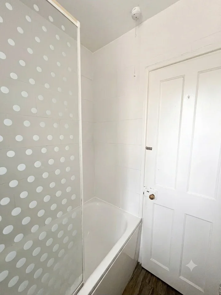 Room Union Road in Greater London