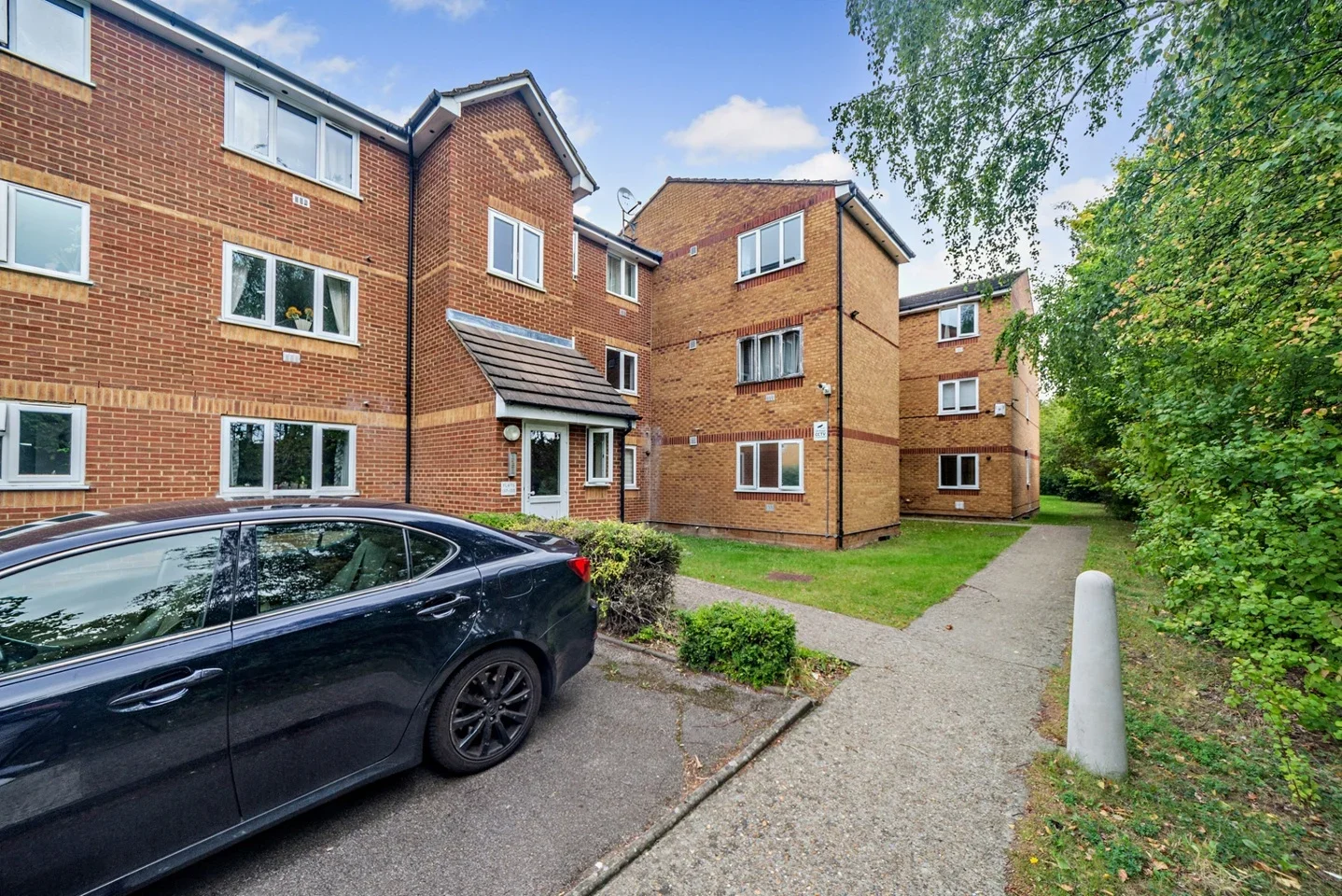 Flat Jack Clow Road in Greater London