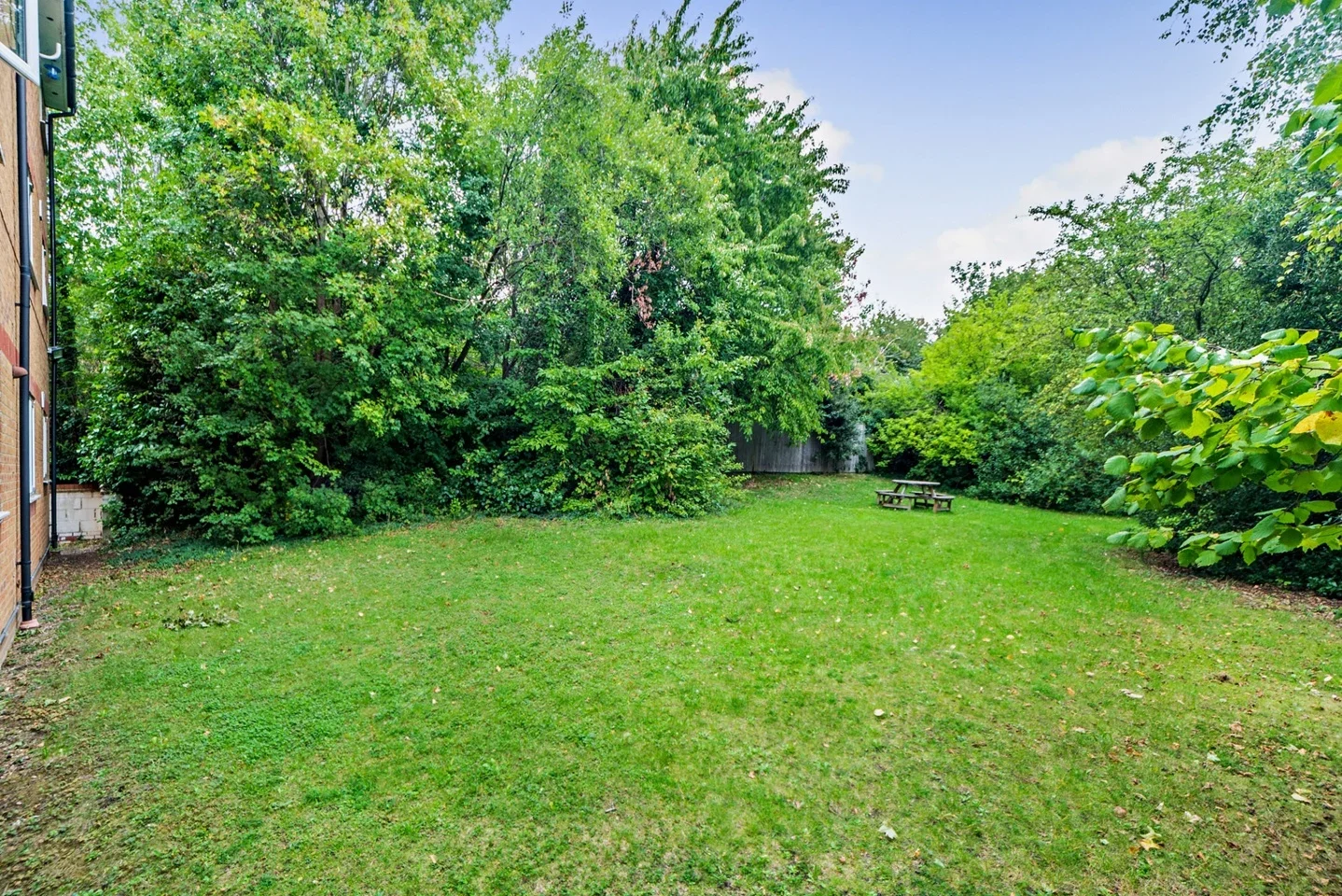 Flat Jack Clow Road in Greater London
