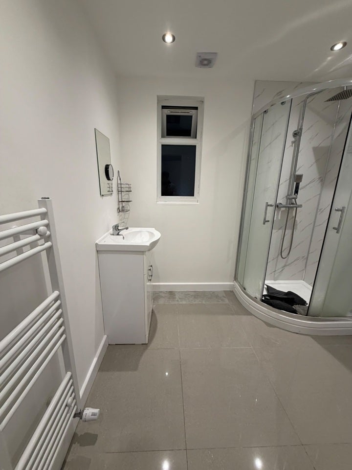 Room Oldborough Road in Greater London
