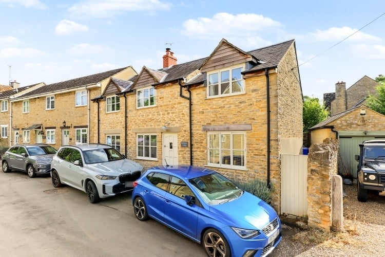 House Bates Lane in Cherwell District