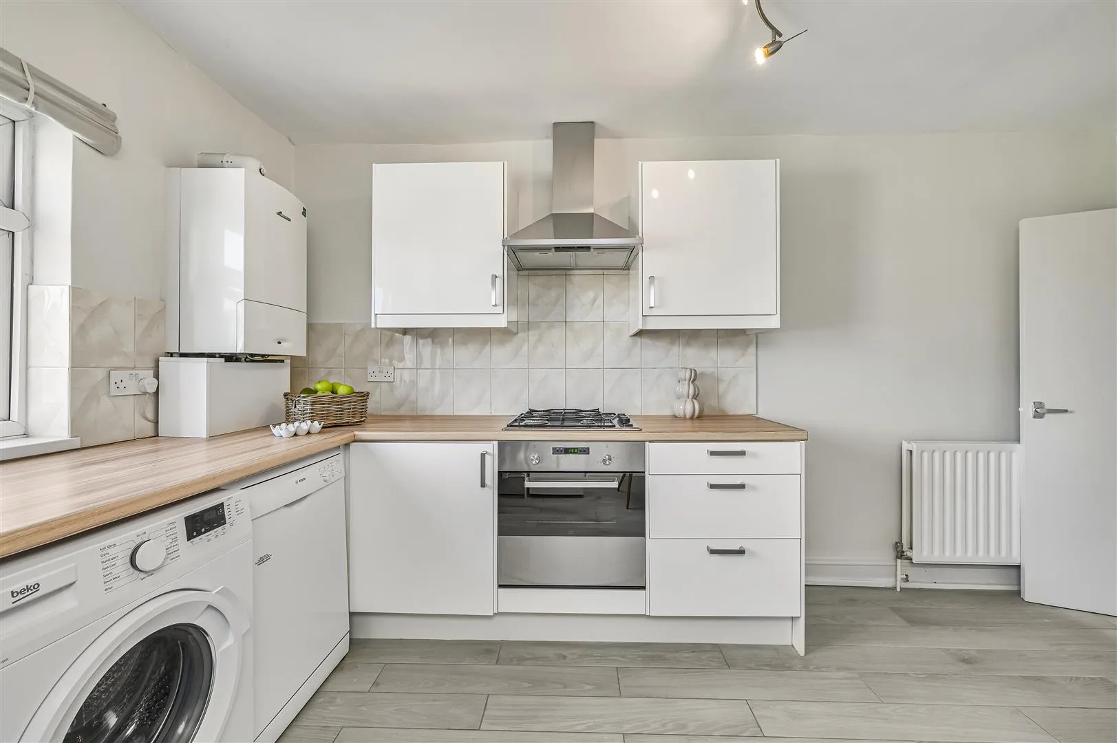 Flat Lower Richmond Road in Greater London