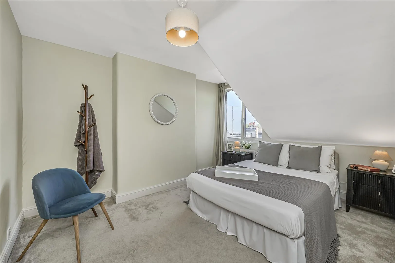 Flat Lower Richmond Road in Greater London
