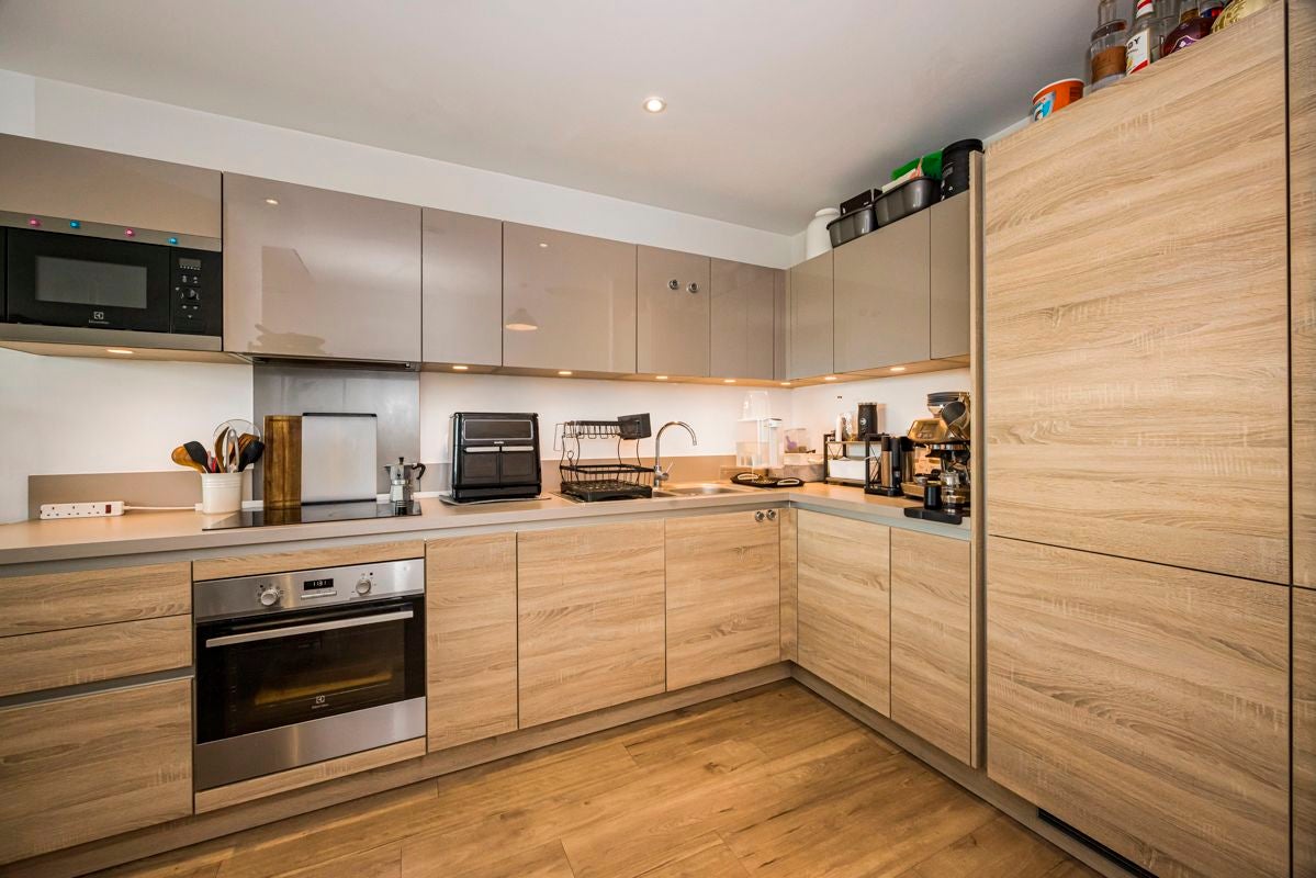 Flat Newham Way in Greater London