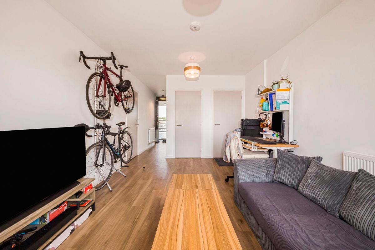 Flat Newham Way in Greater London
