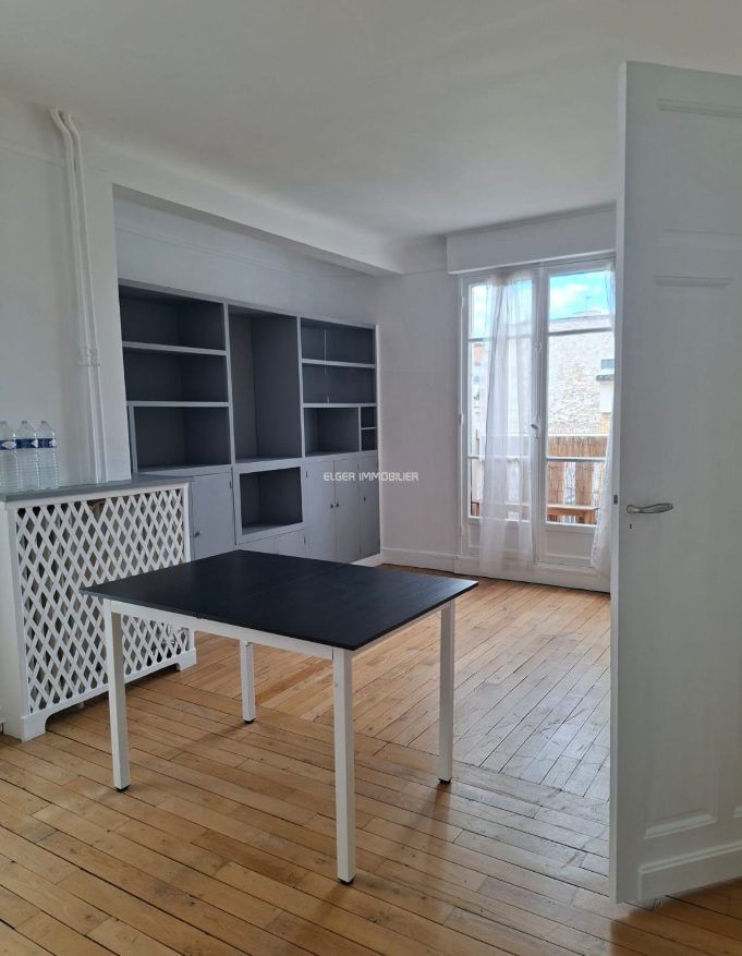 Flat Rue Jacques Mawas in Paris