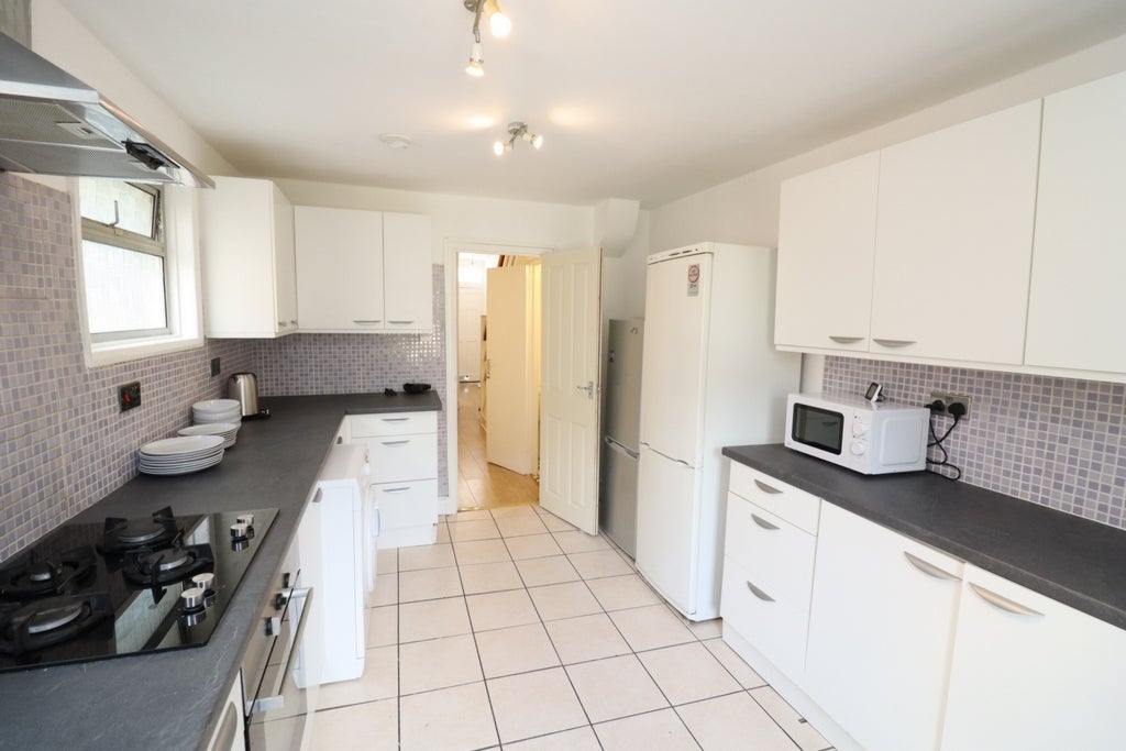Room Globe Road in Greater London