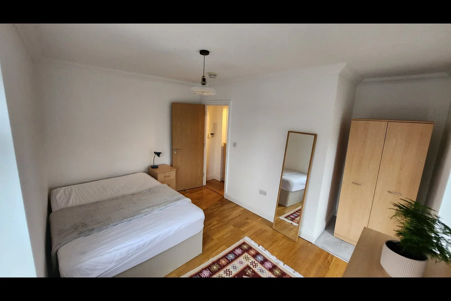 Flat Hornsey Road in Greater London