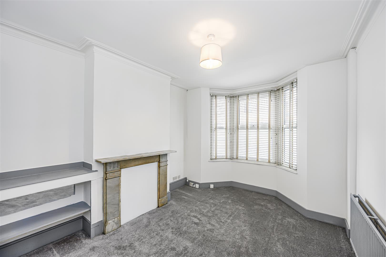 Flat Blackhorse Lane in Greater London