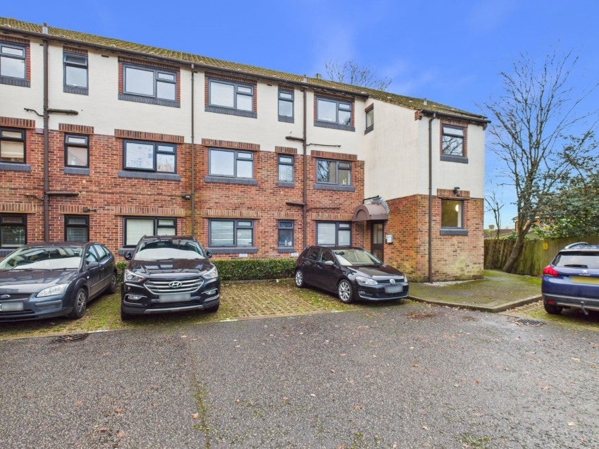 Flat Highmoor in Amersham
