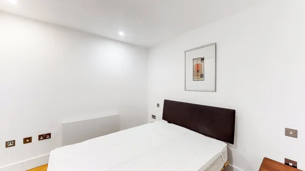 Flat Eagle Court in Greater London