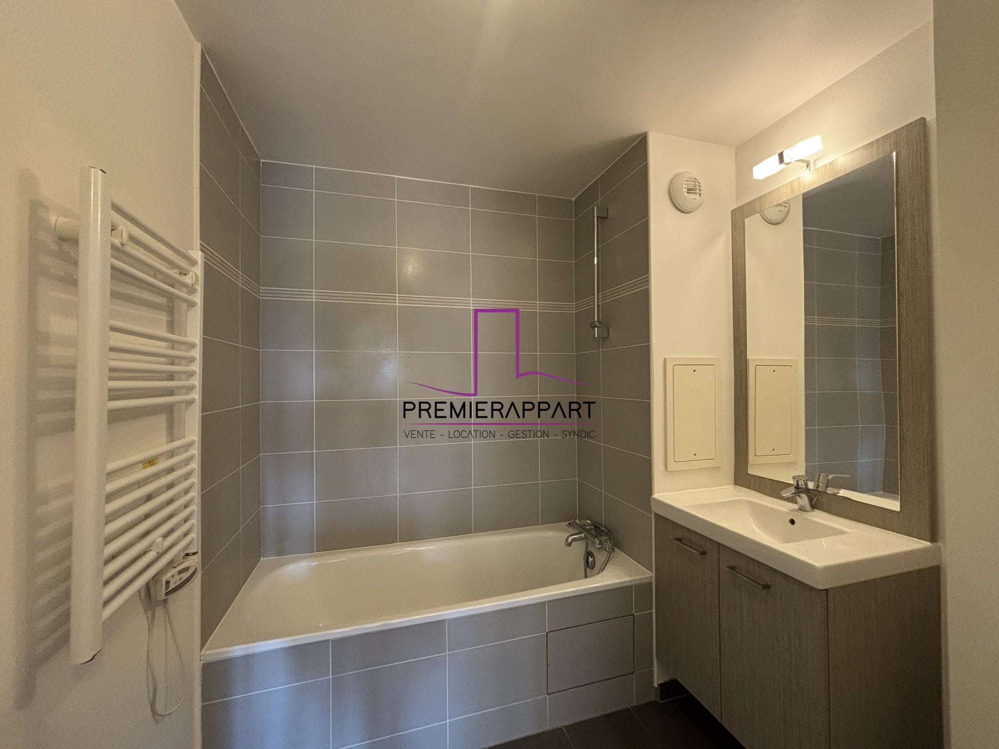 Flat Rue Jean Racine in Houilles