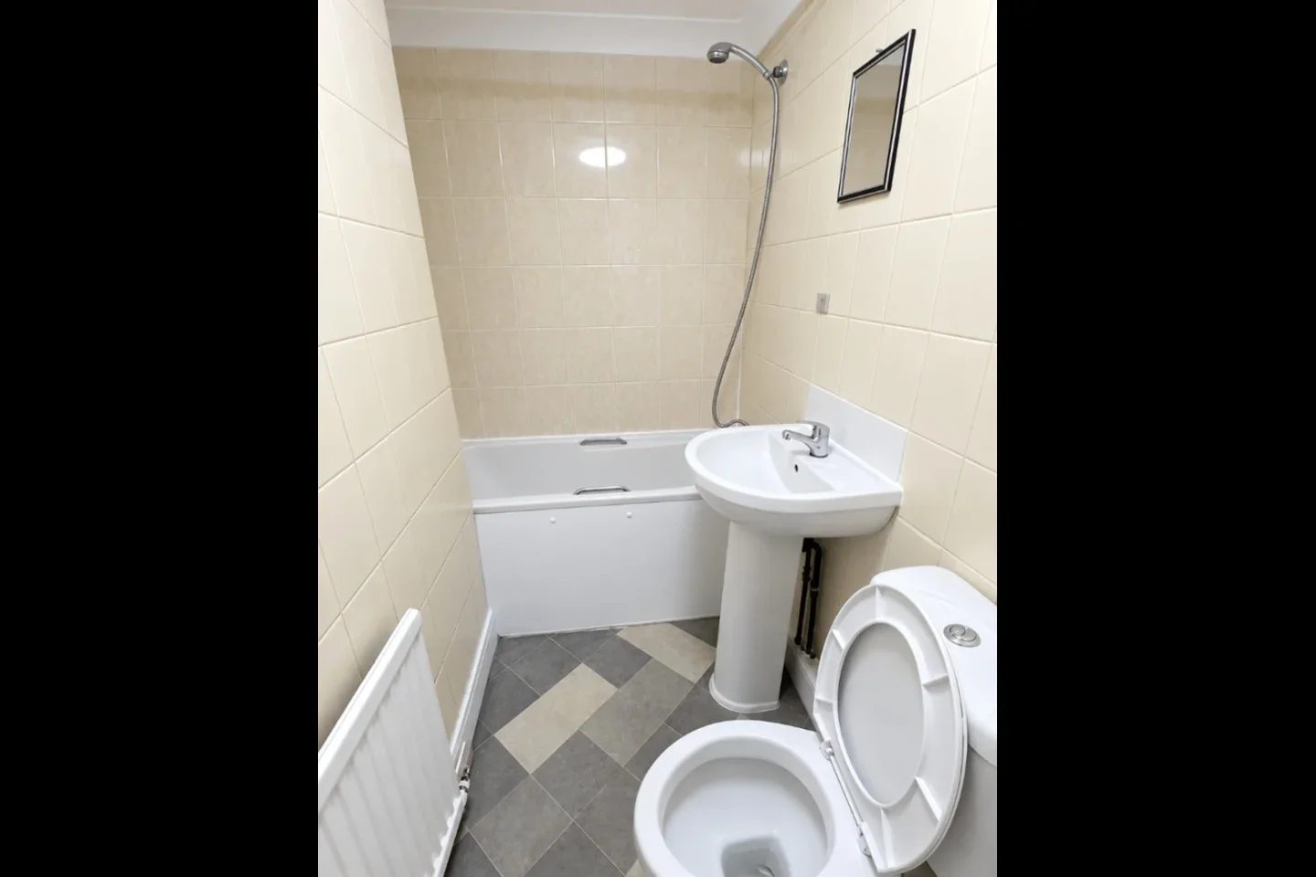 Flat Endsleigh Gardens in Greater London