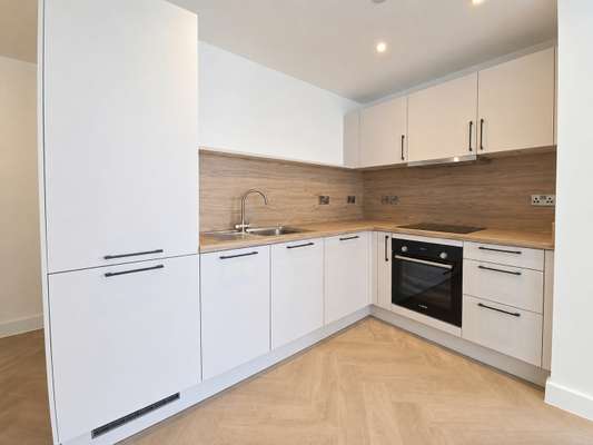 Flat Rowchester Court in Birmingham