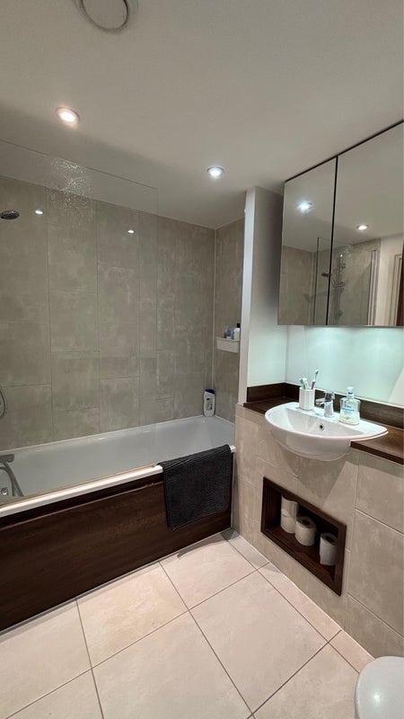 Room Brixton Station Road in Greater London