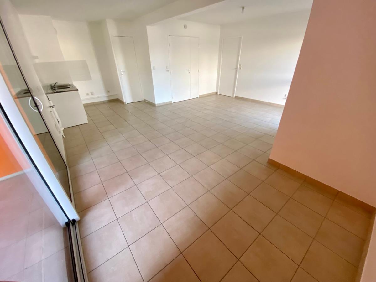 Flat Rue Théophile Briant in Orgères