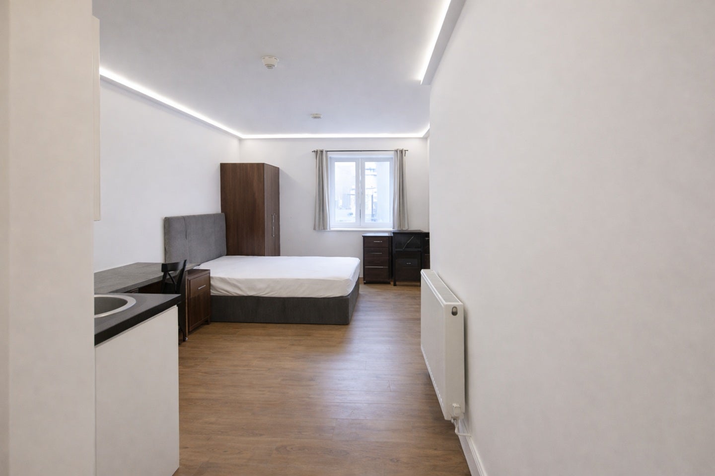 Flat Coldharbour Lane in Greater London