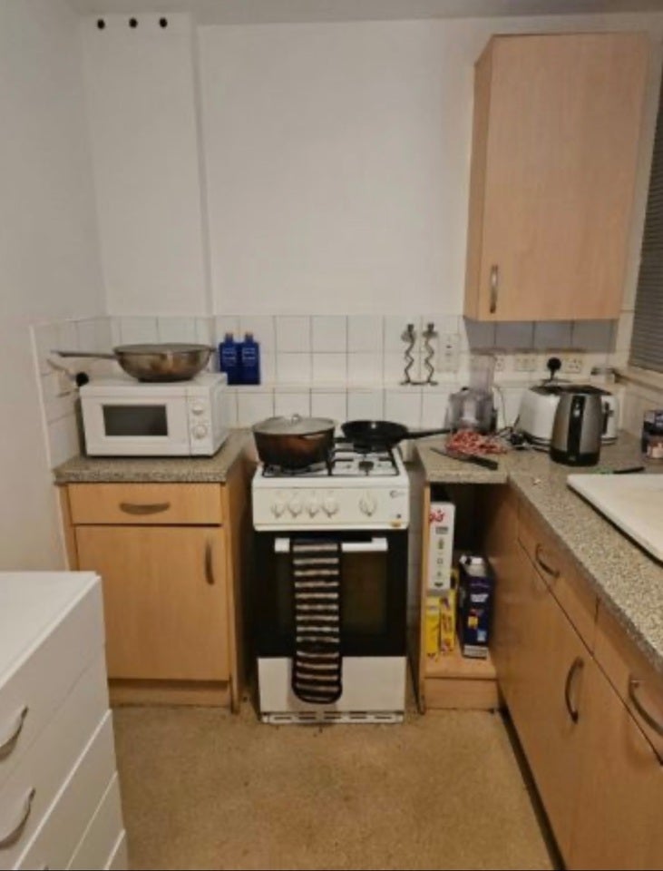 Room Kingsgate Road in Greater London