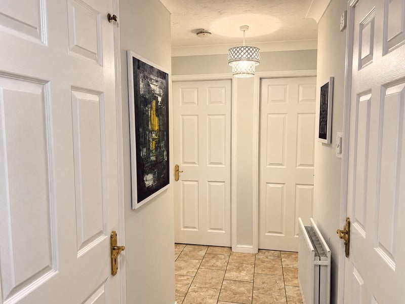 Flat Blunden Drive in Slough