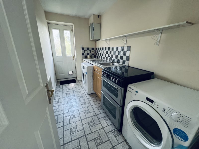 Flat Blunden Drive in Slough