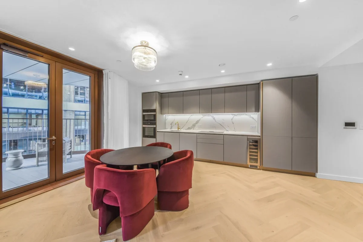 Flat Park Street in Greater London