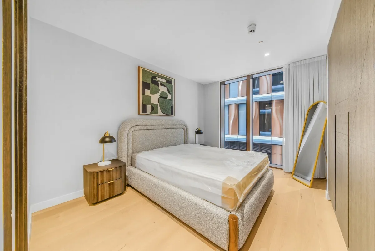 Flat Park Street in Greater London