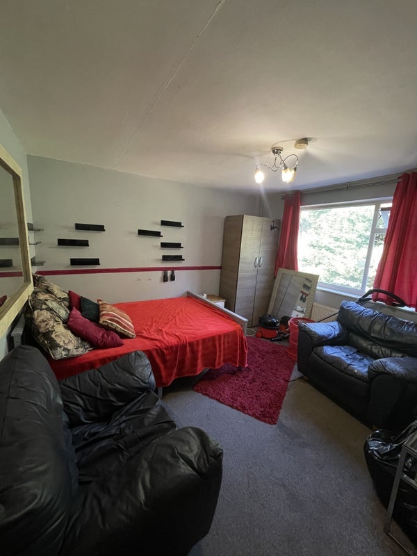 Room Hiljon Crescent in Chalfont St Peter