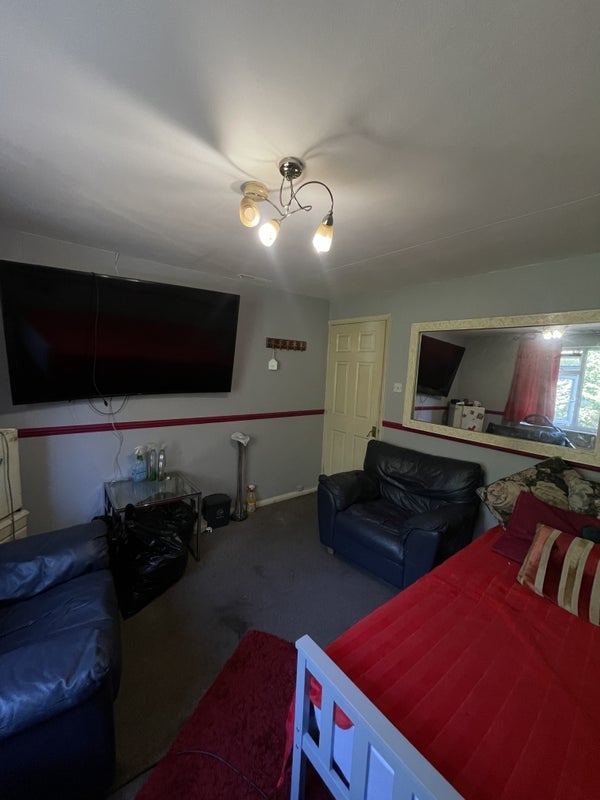 Room Hiljon Crescent in Chalfont St Peter