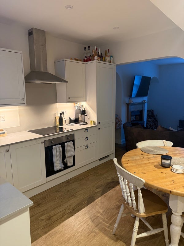 Room Worrall Road in Bristol