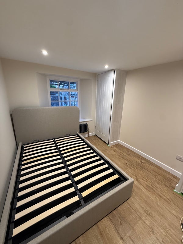 Room Worrall Road in Bristol