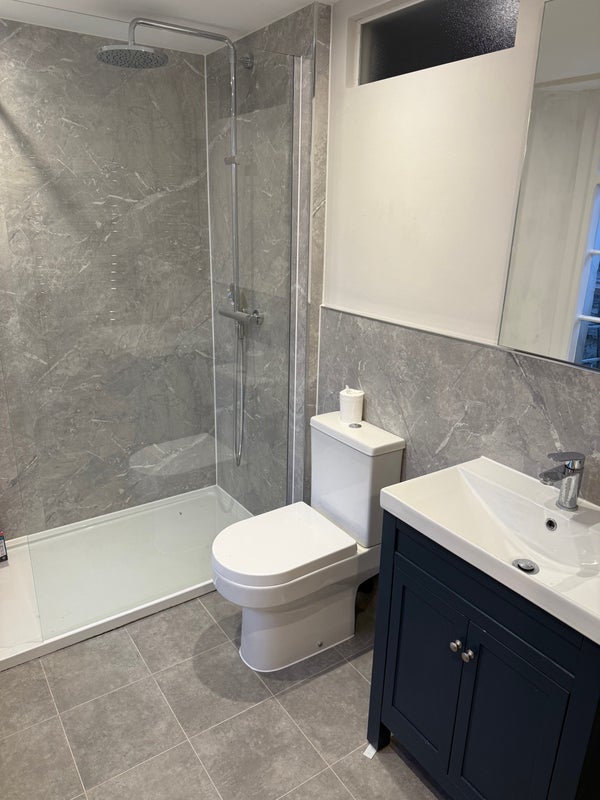 Room Worrall Road in Bristol