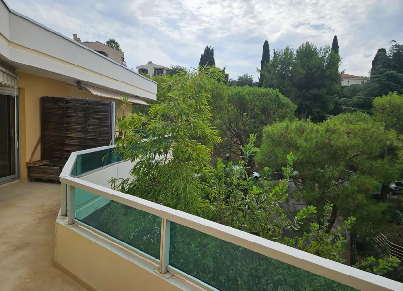 Appartement Corniche Fleurie à Nice