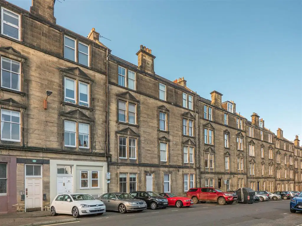 Flat Dean Park Street in City of Edinburgh