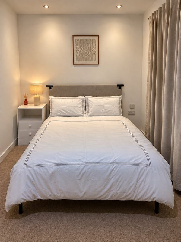 Room Chevassut Street in Manchester