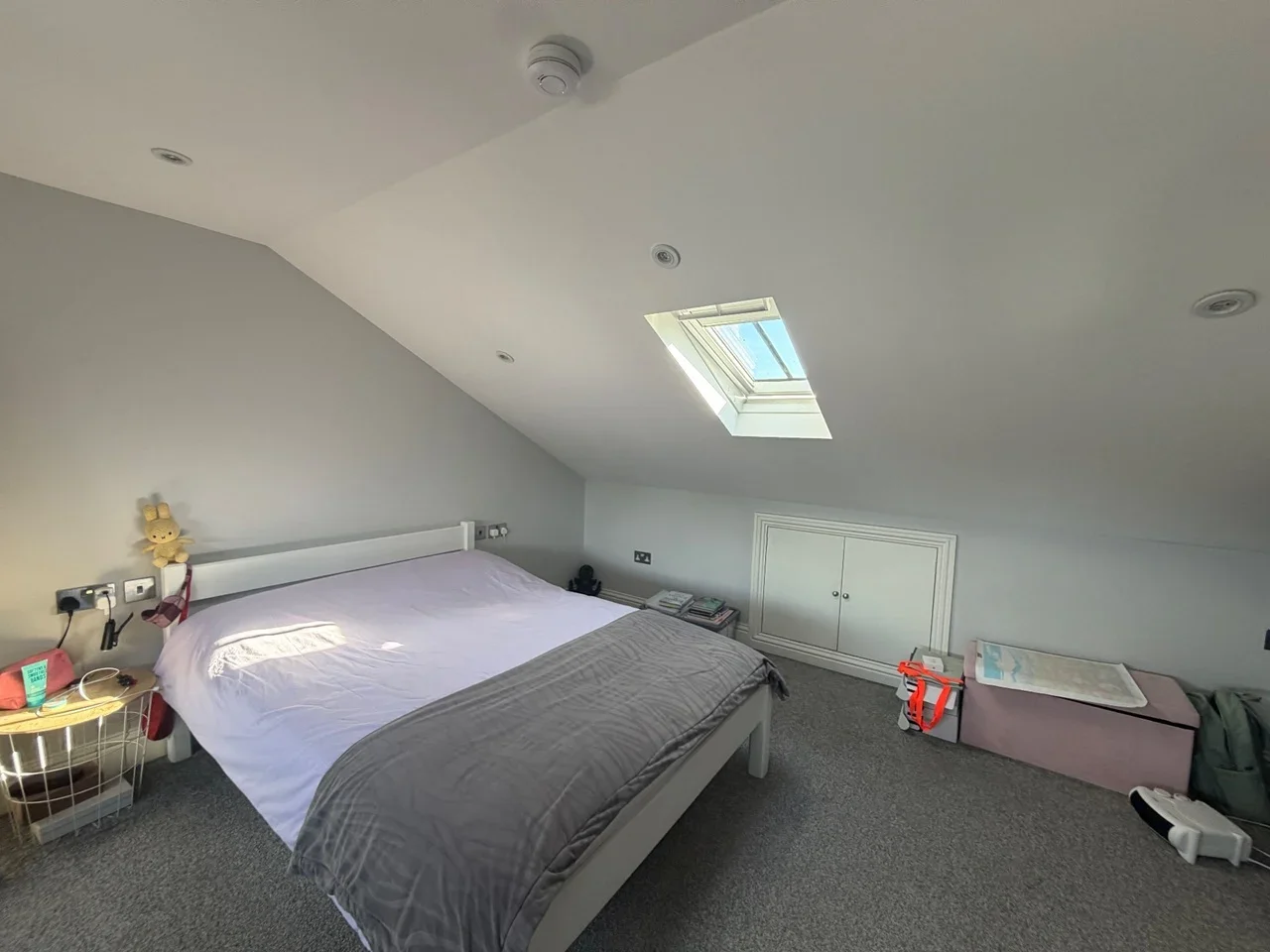 Flat Hendon Lane in Greater London