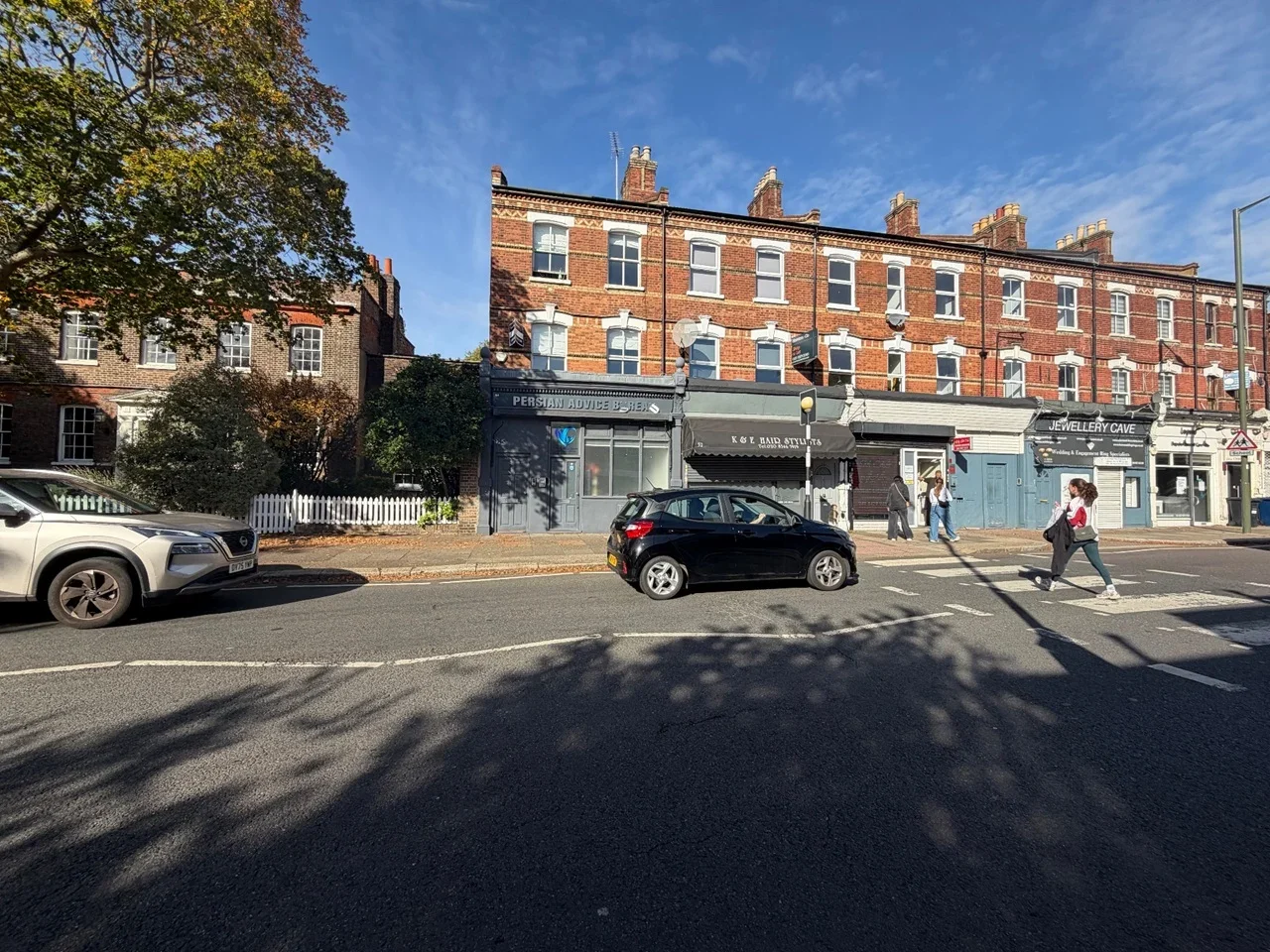 Flat Hendon Lane in Greater London