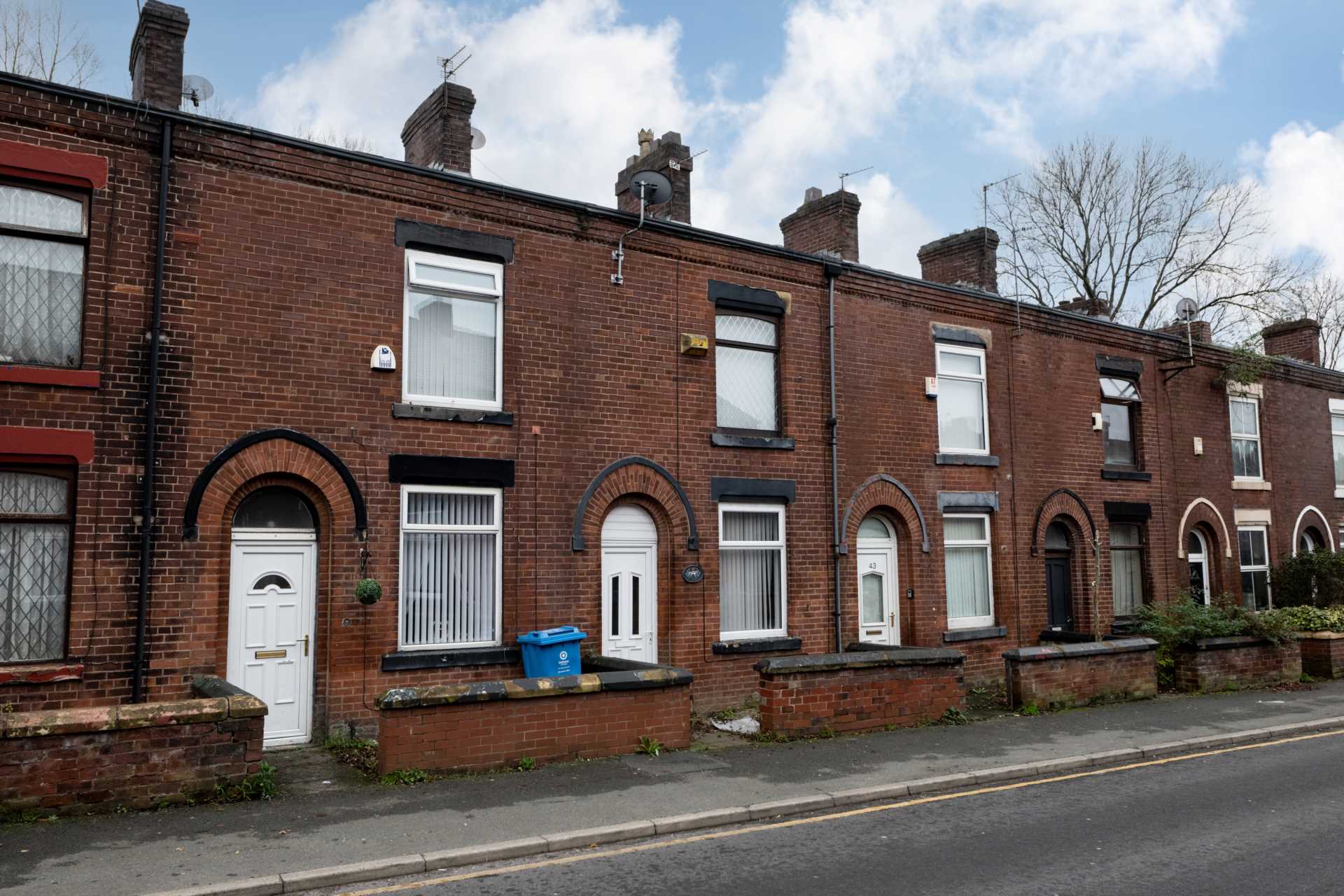 House Coalshaw Green Road in Chadderton