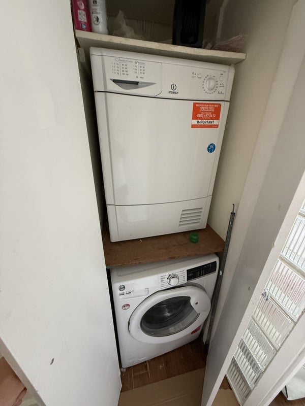 Flat Avondale Road in Greater London