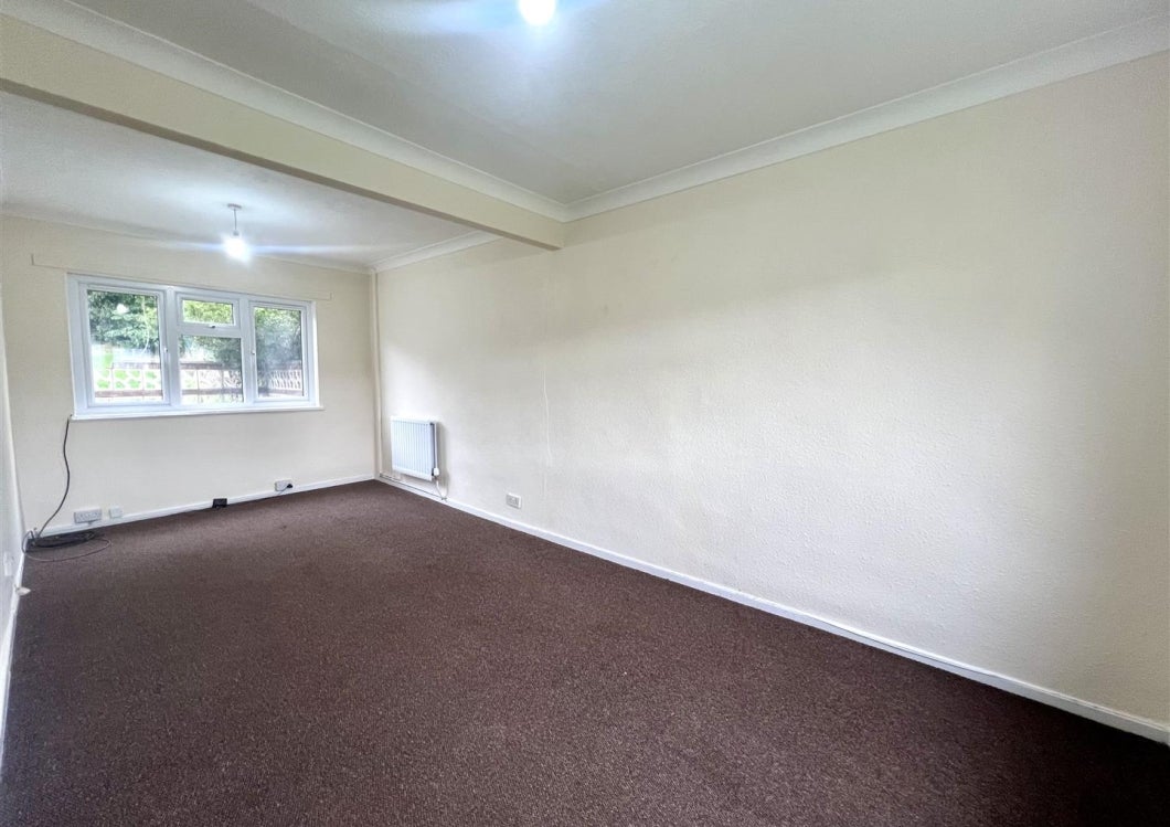 House Lancaster Avenue in Dawley