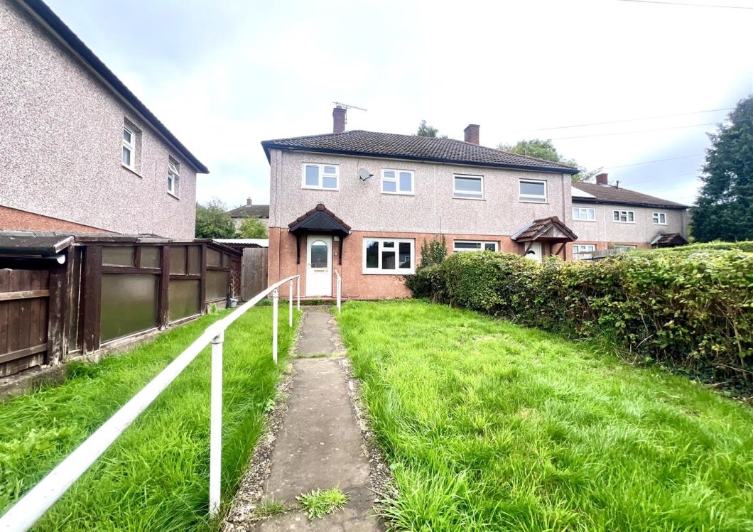 House Lancaster Avenue in Dawley