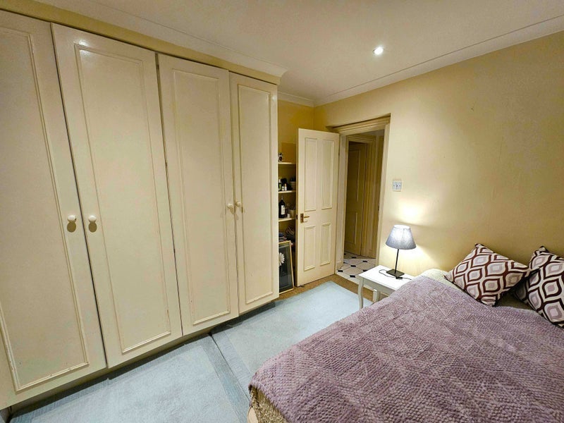 Room Greencroft Gardens in Greater London