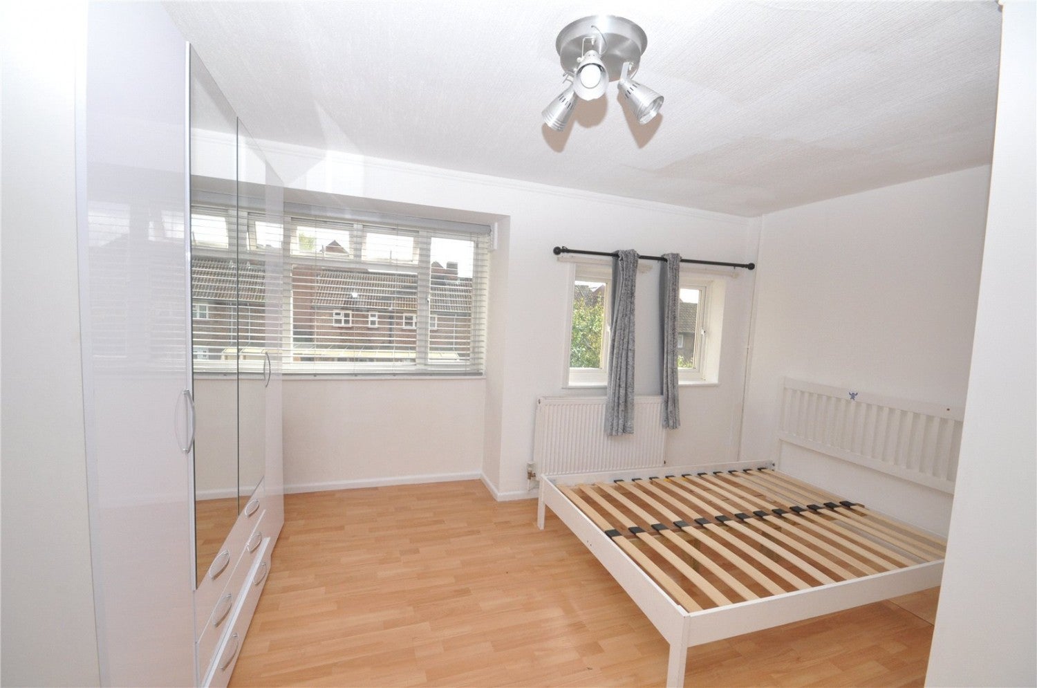 Flat Basing Way in Greater London