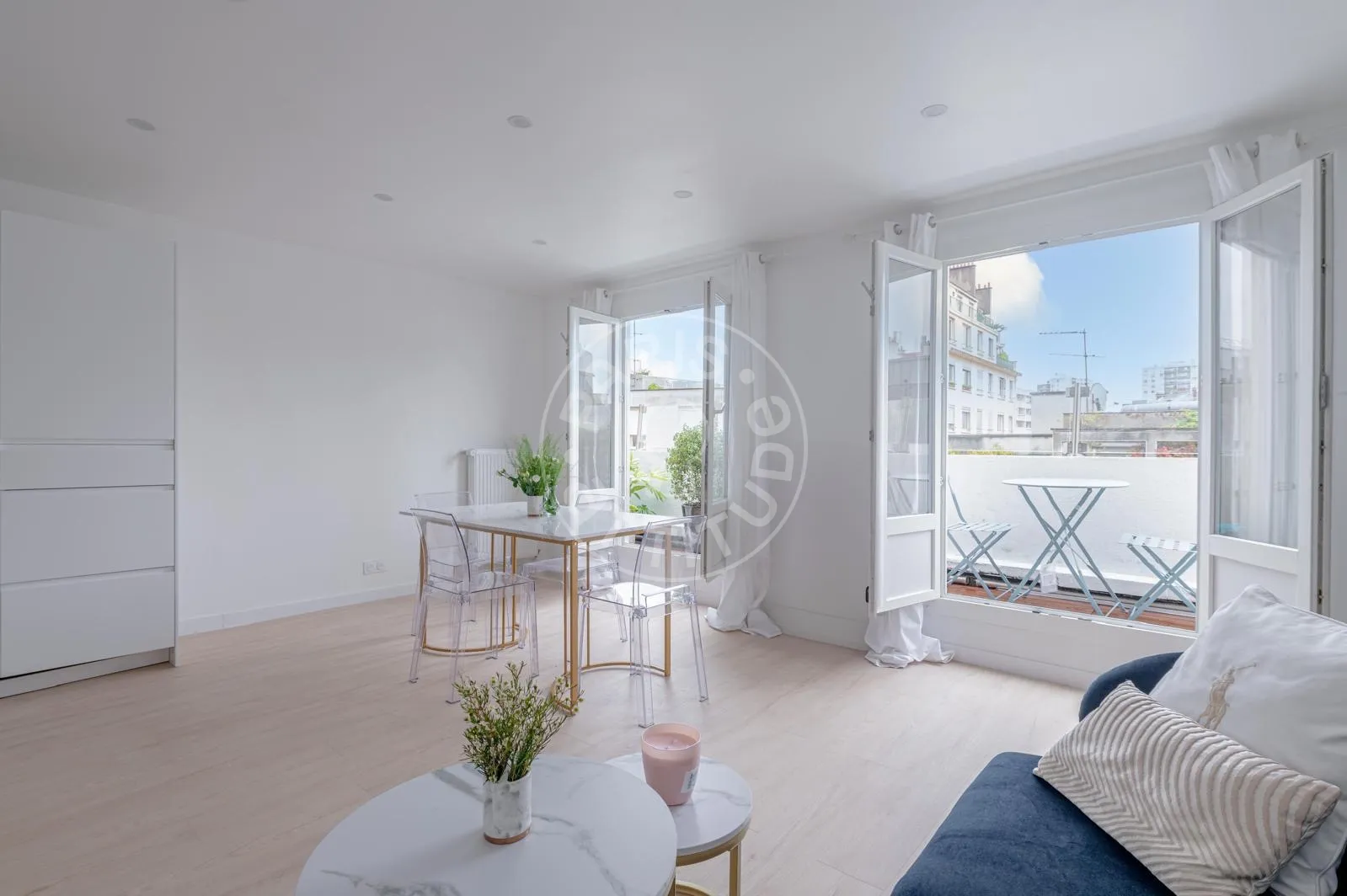 Flat Rue Santos-Dumont in Paris